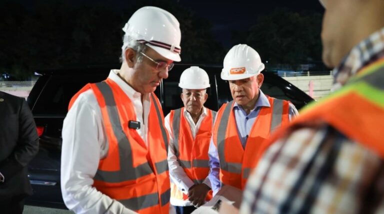 Presidente Abinader supervisa construcción del paso a desnivel en la Prolongación 27 de Febrero con Isabel Aguiar