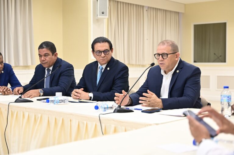 Comisión Bicameral que estudia Ley de Seguridad Social fija fecha vistas públicas en La Vega y Barahona