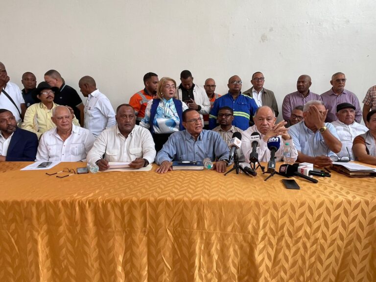 Centrales Sindicales anuncian plan de movilización nacional en defensa de la cesantía laboral