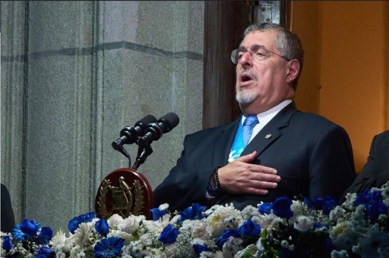 Presidente de Guatemala denuncia intento de golpe de Estado por parte de la fiscal general y un juez
