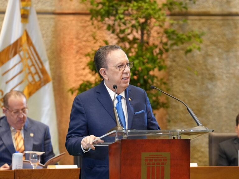 Valdez Albizu expuso los fundamentos que proyectan a RD como foco de una inversión extranjera directa que ascendió a US$4,000 millones de enero a septiembre