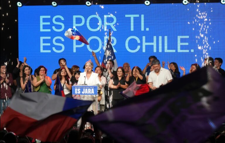 Comunista Jara y ultraderechista Kast se enfrentarán en una segunda vuelta presidencial en Chile