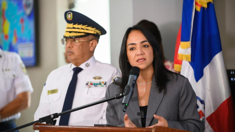 Gobierno flexibiliza horarios de venta de alcohol para Navidad y Año Nuevo