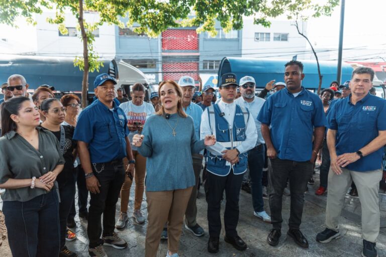 Alcaldía del DN realiza amplio operativo de aseo y recuperación de espacios en los ensanches La Fe y Kennedy