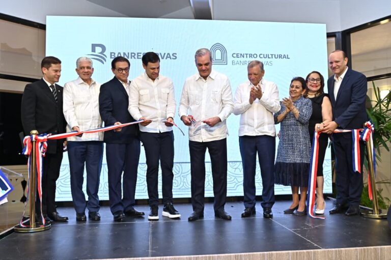 Banreservas inaugura Centro Cultural en el antiguo Hotel Mercedes de Santiago