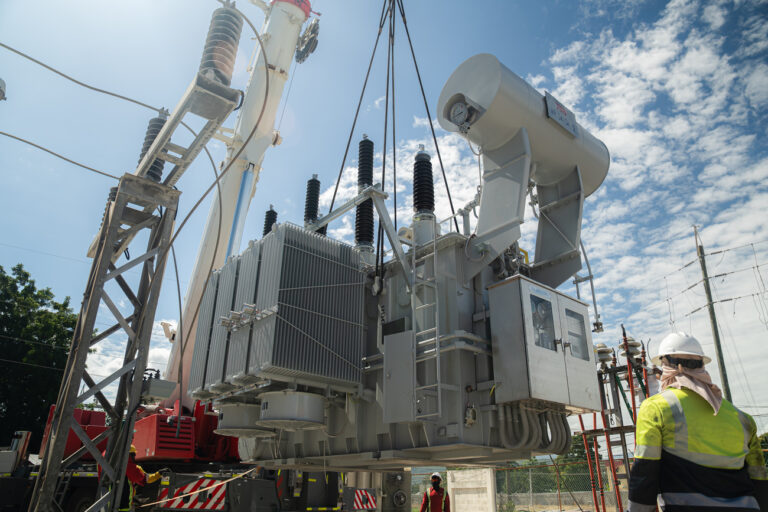 Edesur pone en servicio nuevo transformador de potencia en subestación Barahona