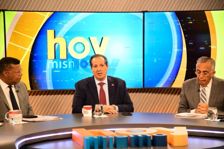 Víctor Atallah afirma que la atención primaria, seguridad social, medicamentos y salud mental son prioridad del Gobierno