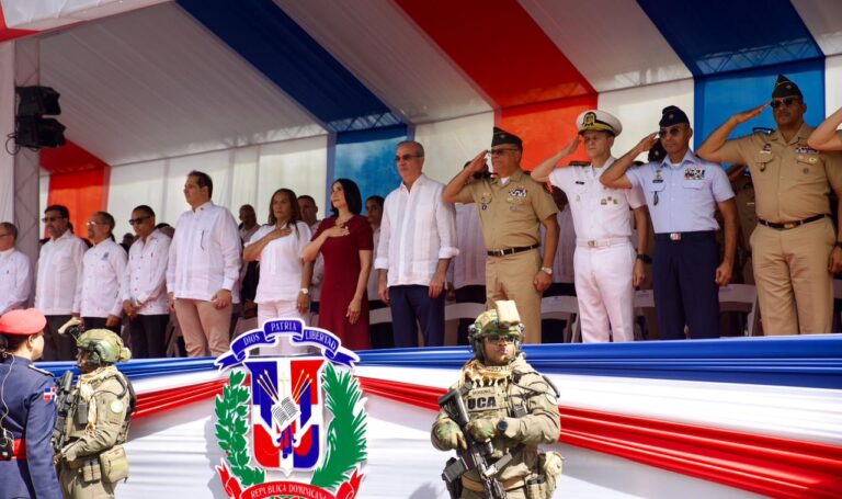 Presidente Abinader encabeza desfile conmemorativo del 213 aniversario del natalicio de Juan Pablo Duarte, dando inicio al Mes de la Patria