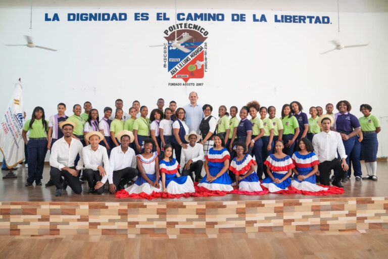 En el Día Nacional del Estudiante, INABIE impulsa jornada que fortalece la nutrición de más de 58,800 alumnos de San Cristóbal