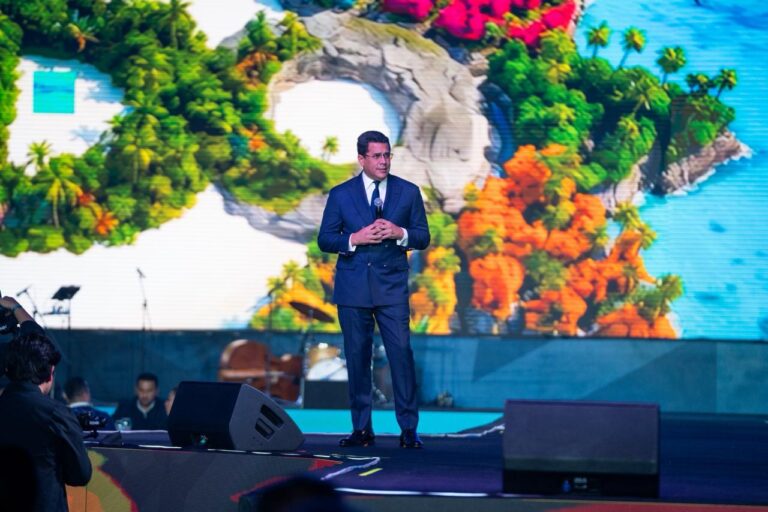 Ministro Collado lleva a México el Meet in Paradise ante más de 1,600 turoperadores y agentes de viajes.