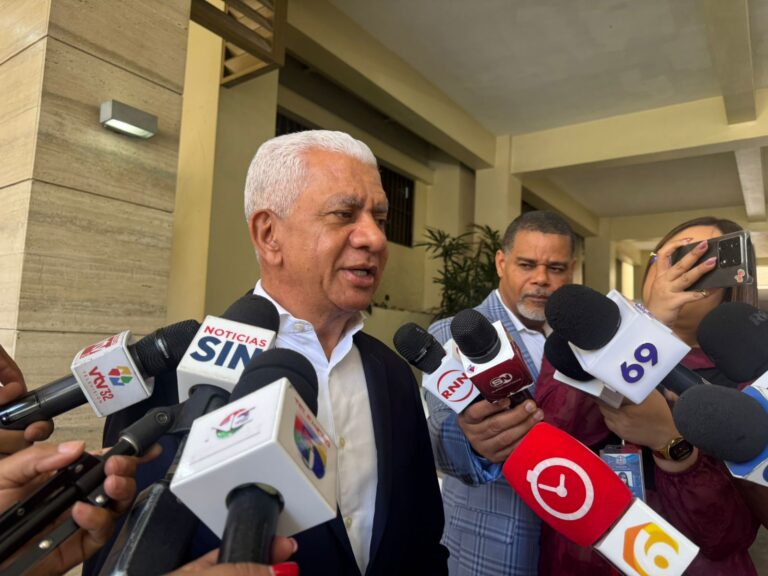 Senador Ricardo de los Santos expresa preocupación por hallazgos de contaminación en la presa de Hatillo