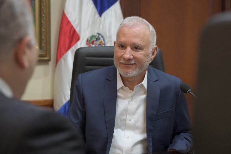 Nueva ley de embargo retentivo avanza en el Senado; Taveras llama a su pronta aprobación por Diputados