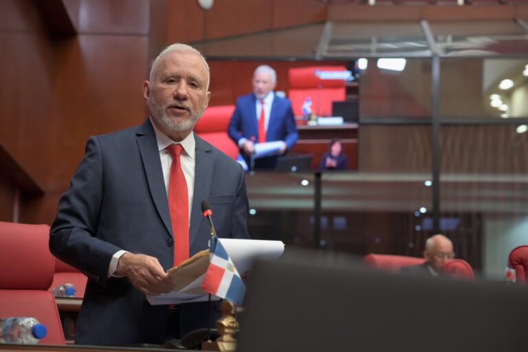 Senador Antonio Taveras vota en contra de eliminar artículos sobre candidaturas independientes