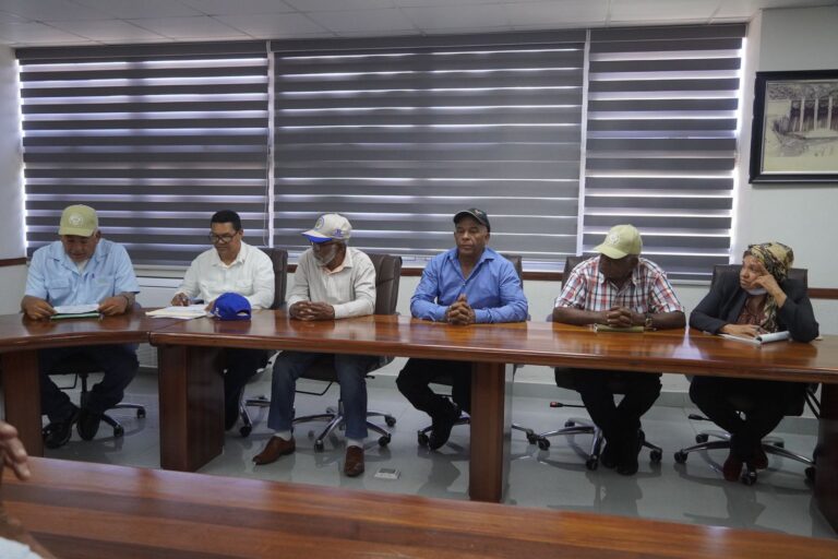 INDRHI se reúne con el Consejo Nacional de Regantes para fortalecer coordinación del sector riego