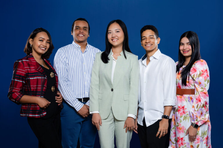 Popular ofrece 61 becas de estudio a través de su programa Excelencia Popular