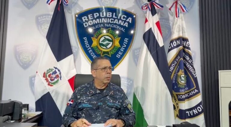 Policía Nacional suspende coronel tras incidente con joven en Los Mina; organismos de control interno asumen investigación