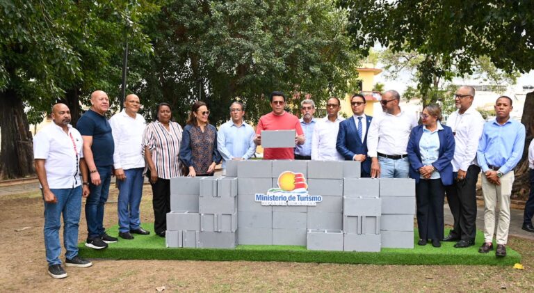 David Collado deja iniciados trabajos de revitalización del parque San Miguel  y su entorno