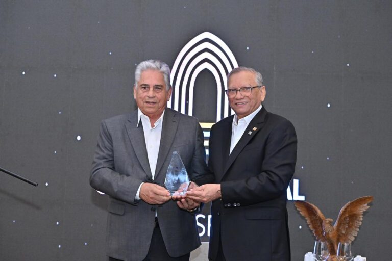 Banreservas reconoce a Winston “Chilote” Llenas en homenaje a los 93 años de las Águilas Cibaeñas