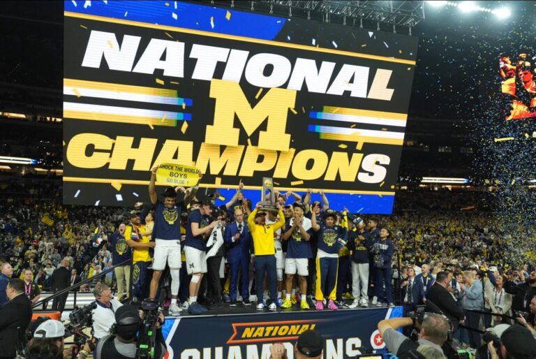 Michigan conquista su segundo título nacional y el primero desde 1989 al vencer 69-63 a UConn