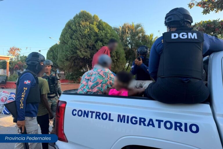 En La Vega, Duarte, Nagua, Sánchez Ramírez y Bonao, DGM detiene 132 indocumentados de 829 y deporta 842 hacia Haití