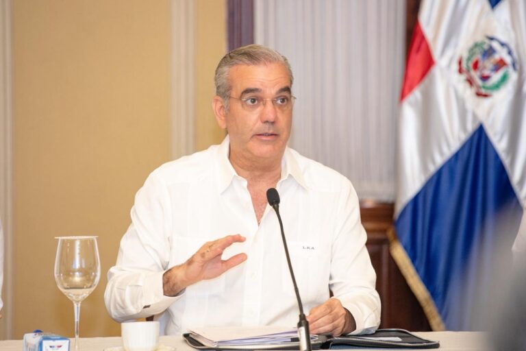 Presidente Luis Abinader anuncia que el Gobierno mantendrá sin variación precios de los combustibles para la presente semana